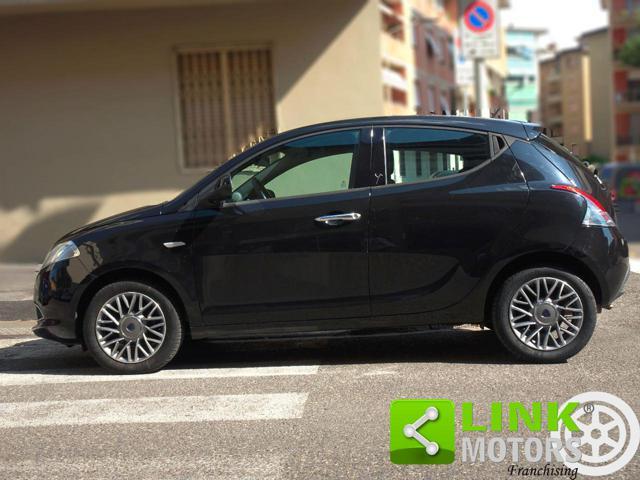 LANCIA Ypsilon 1.2 69 CV 5 porte -NEOPATENTATI-