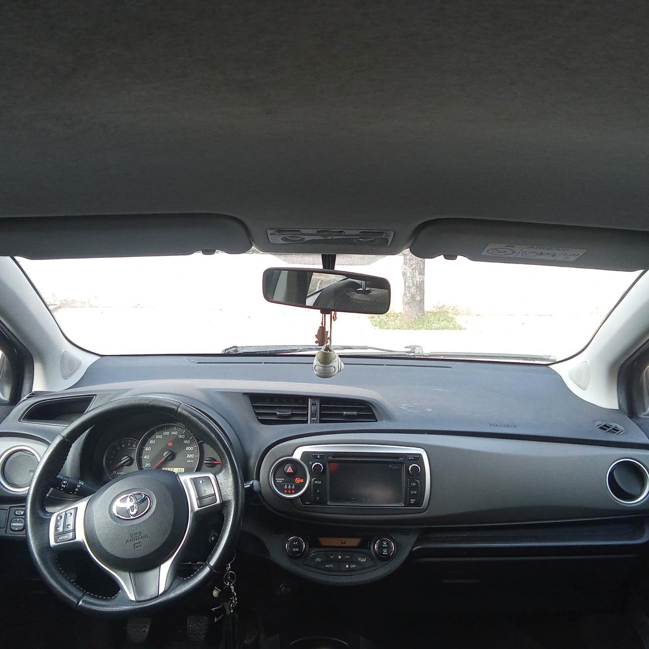 Toyota Yaris 1.3 5 porte Lounge