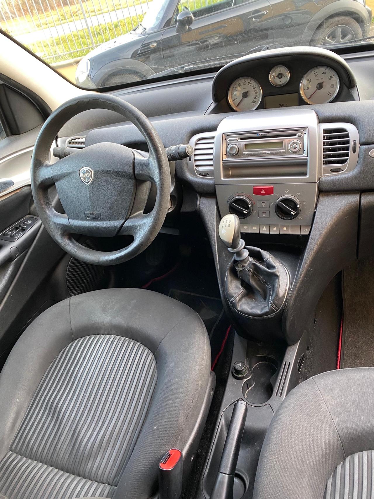 Lancia Ypsilon 1.2 Argento