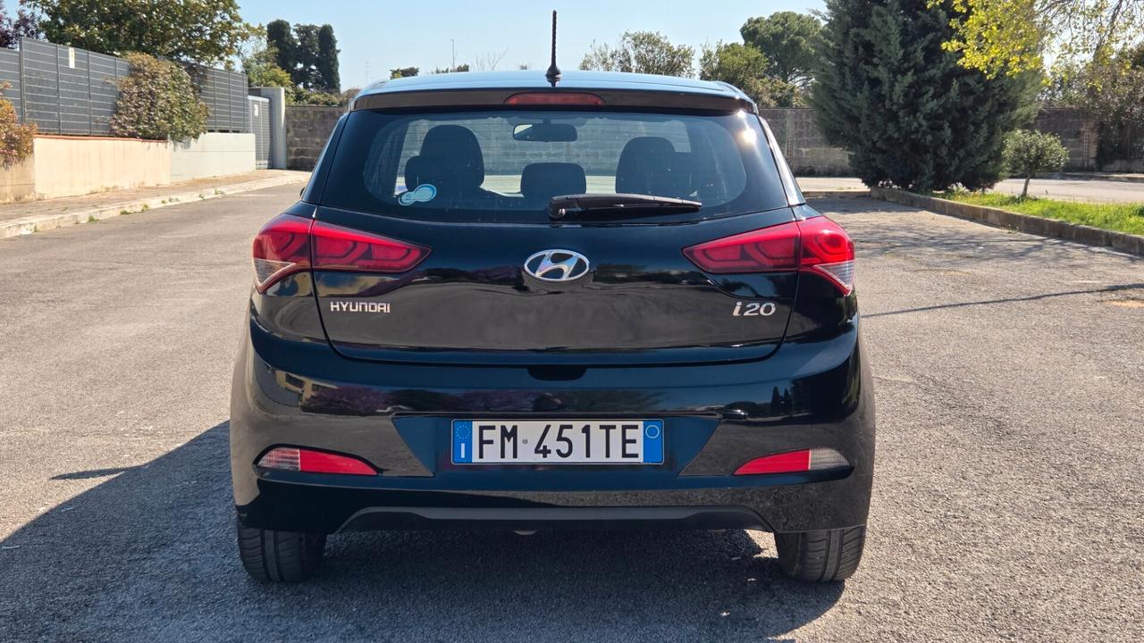 Hyundai i20 1.2 5 porte Blackline GPL