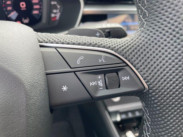AUDI Q3 35 SPB TDI S-Tronic Identity Black LIST. ?65.480