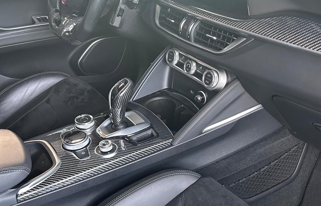 A.R. Stelvio Quadrifoglio 510 CV-22 omologati-Sparco-Carbonio