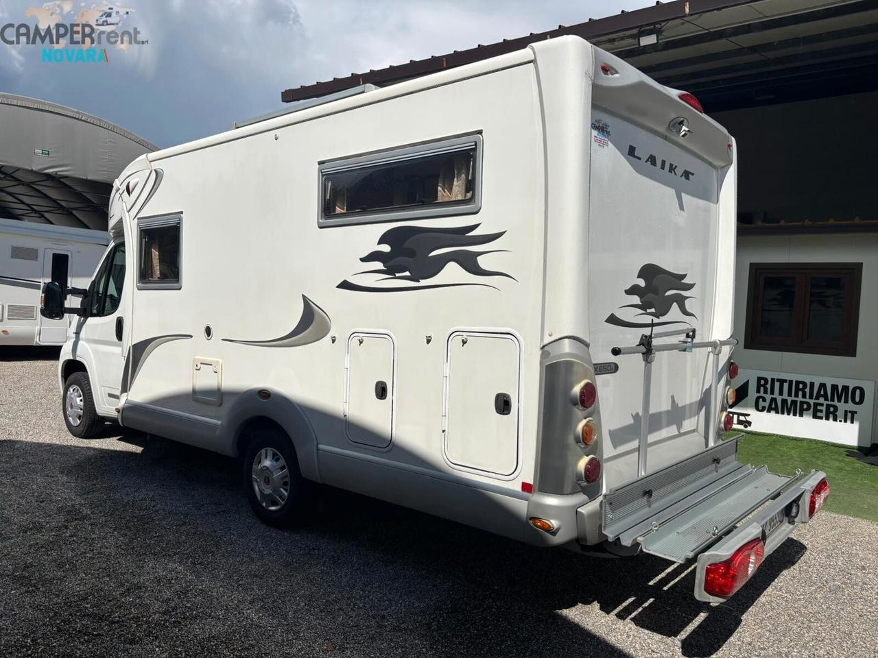 LAIKA X650 R - SEMINTEGRALE CON LETTI GEMELLI IN CODA ED AMPIO GARAGE