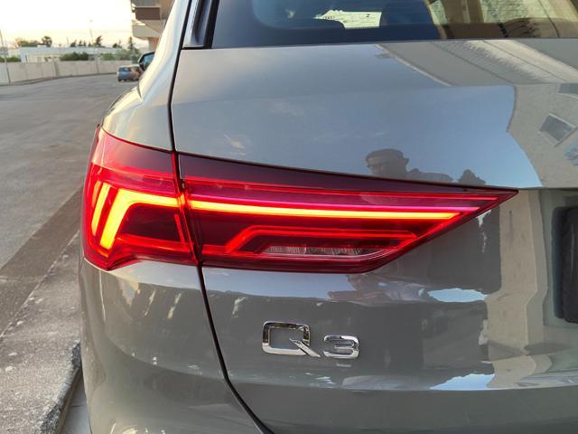 AUDI Q3 35 2.0 TDI S tronic Business COCKPIT