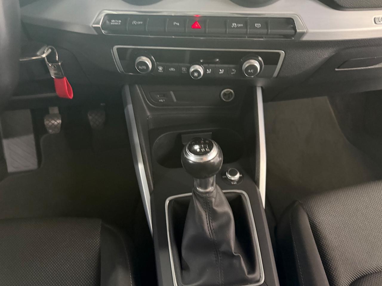 Audi Q2 30 TDI Business Design