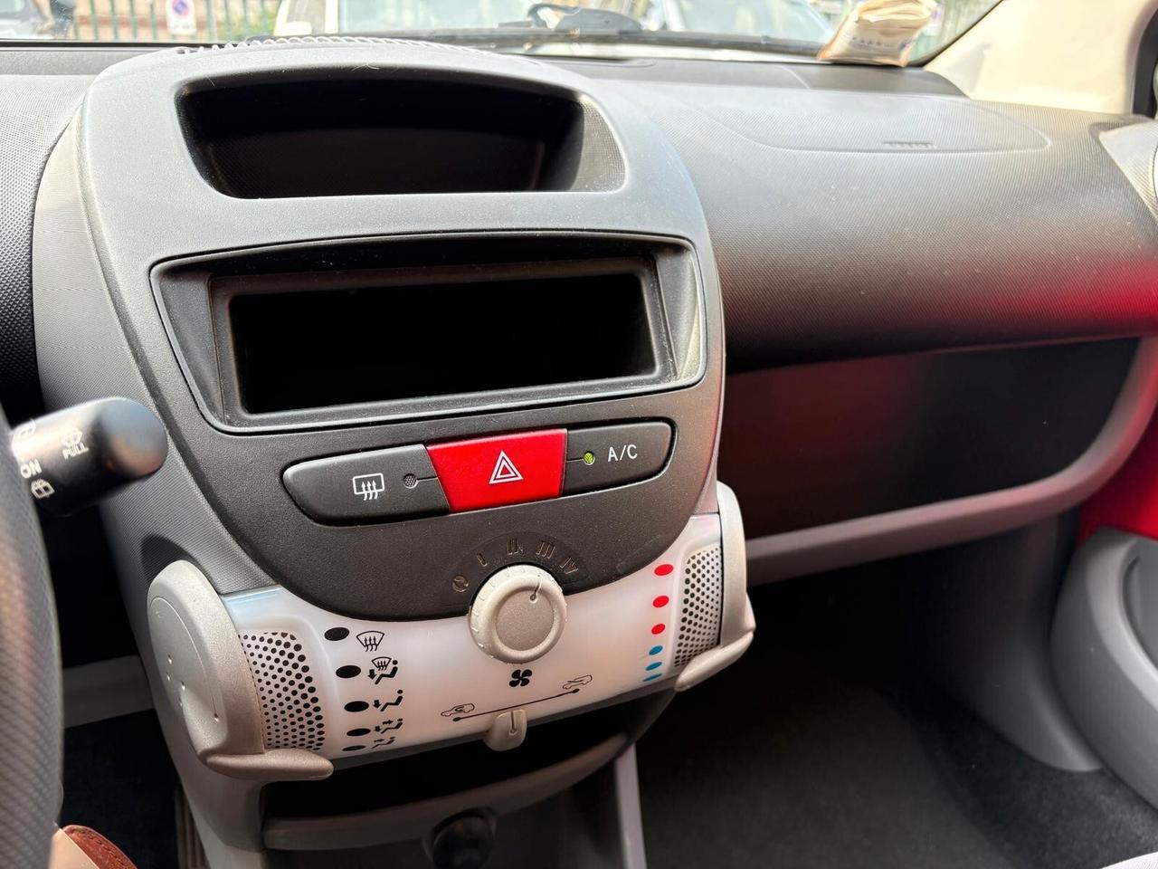 Peugeot 107 1.0 68CV 5p. Desir