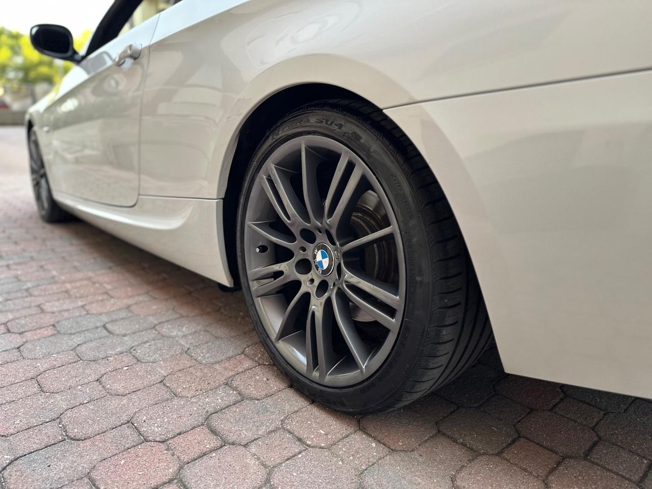 Bmw 320 Lci coupe’ Msport MANUALE