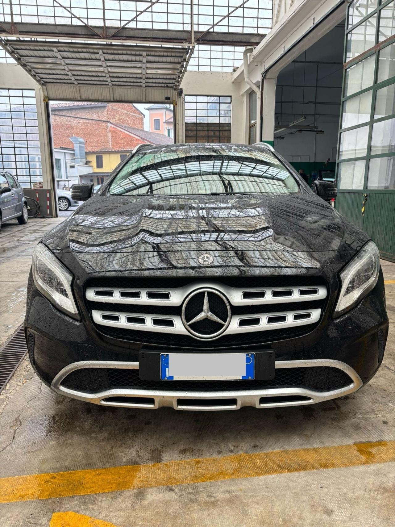 Mercedes-benz GLA 180 Premium