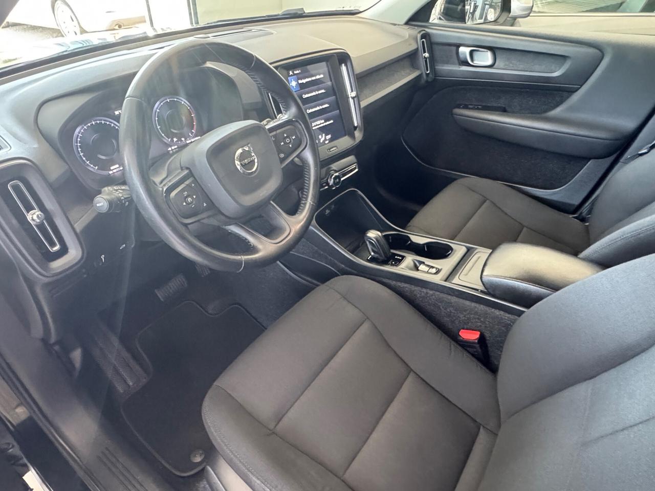Volvo XC40 D3 Momentum aut/vietual Coc