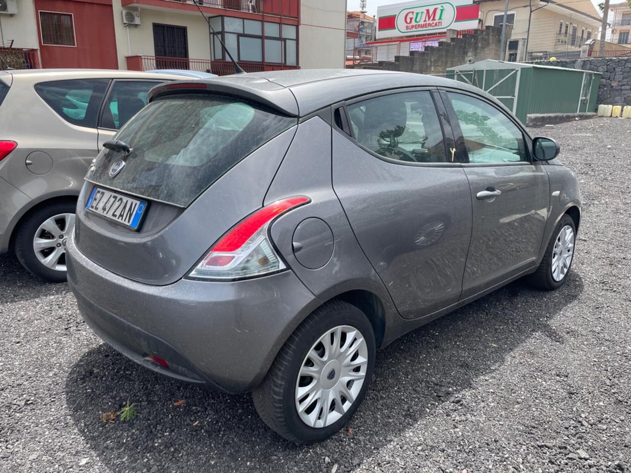 Lancia Ypsilon 1.2 69 CV 5 porte GPL Ecochic Gold