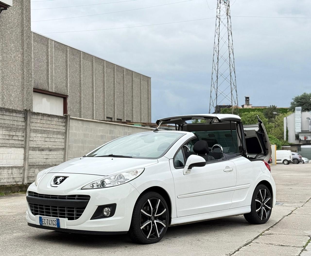 Peugeot 207 1.6 8V HDi 112CV CC Tecno