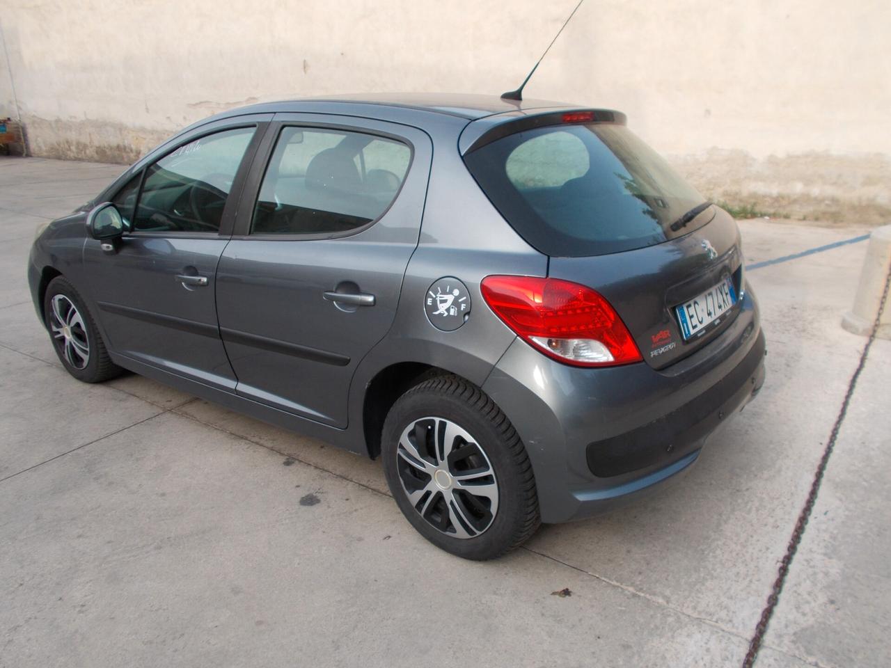 Peugeot 207 1.4 8V 75CV 5p. X Line