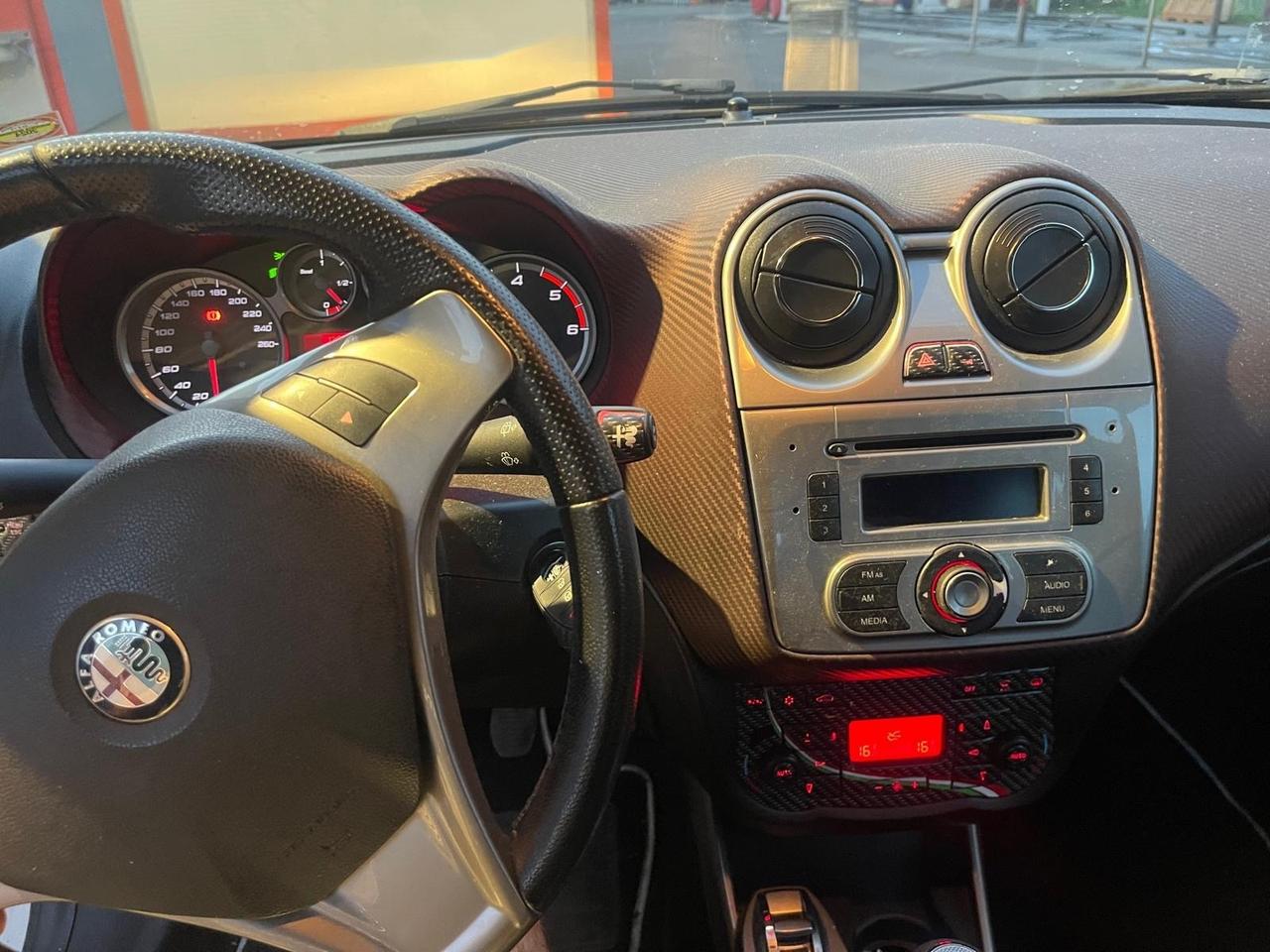 Alfa Romeo MiTo 1.6 JTDm-2 S&S Distinctive Sport Pack
