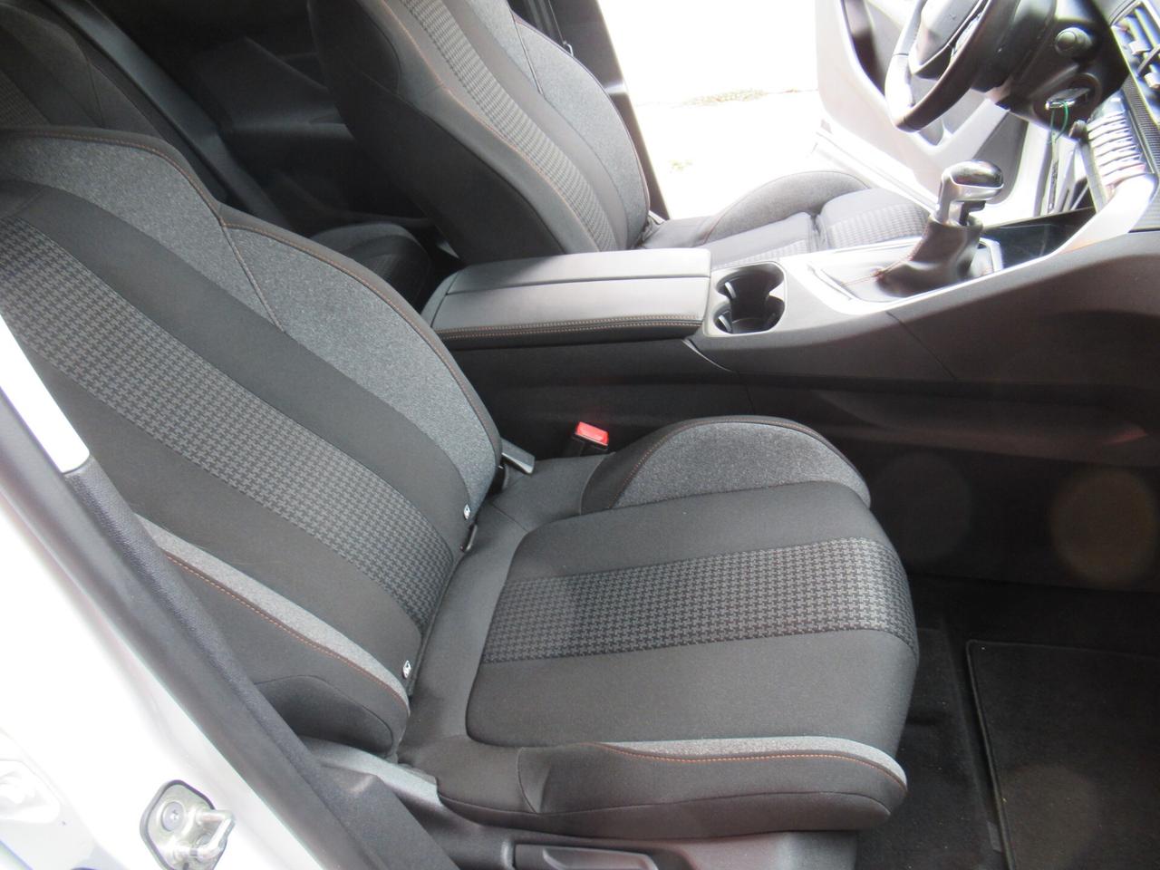 Peugeot 3008 BlueHDi 130 S&S Business