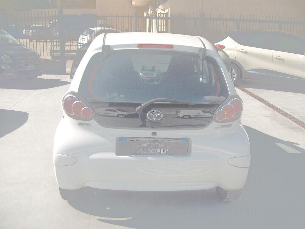 Toyota Aygo 1.0 5 porte Connect - 2013
