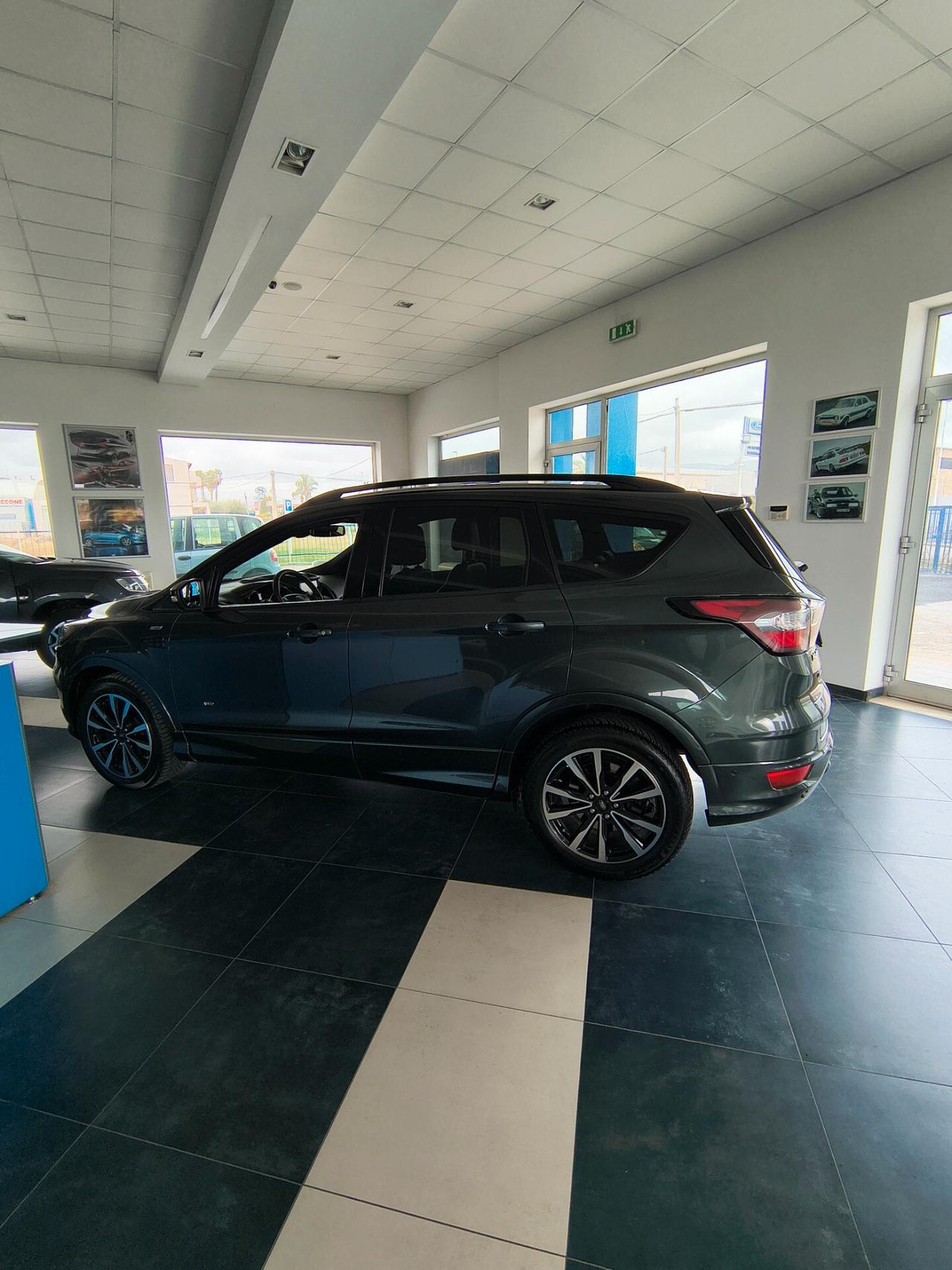 Ford Kuga 2.0 TDCI 150 CV S&S 4WD Powershift ST-Line