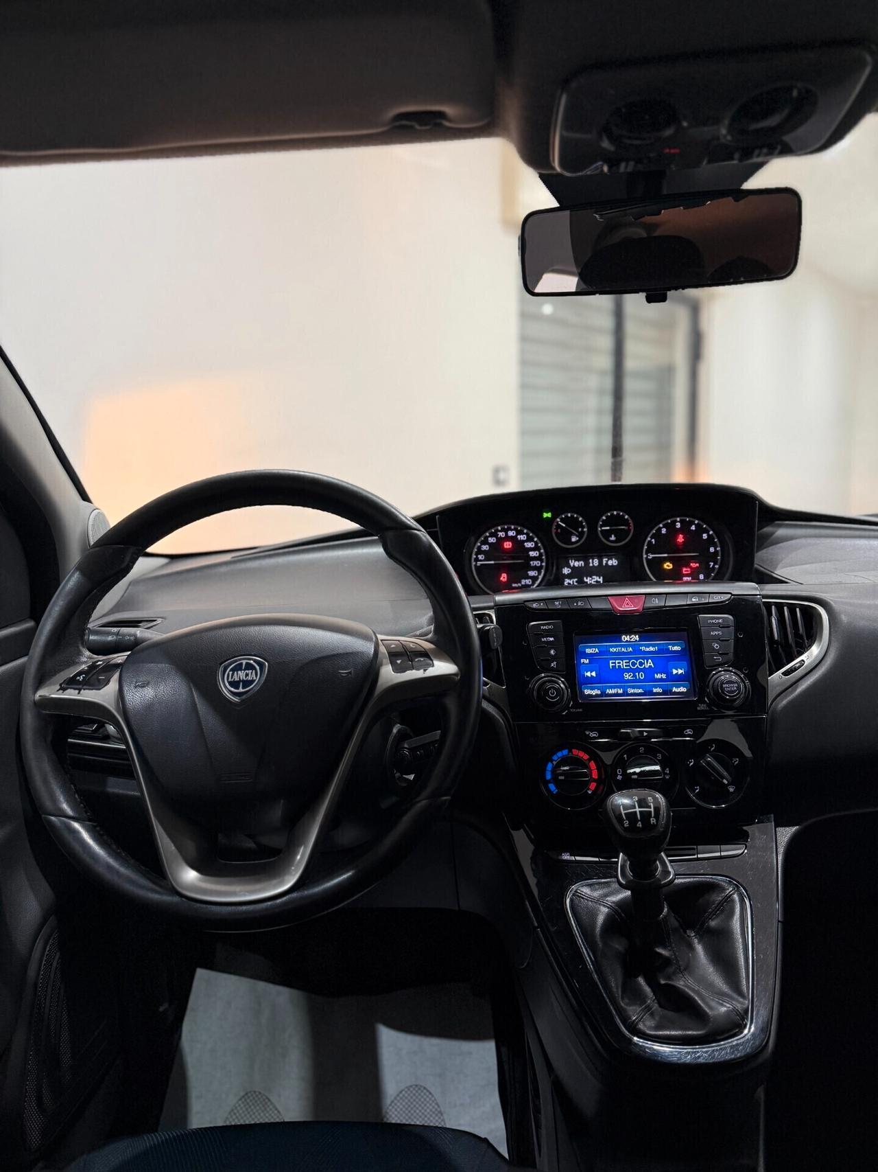 Lancia Ypsilon 1.2 69 CV 5 porte Gold