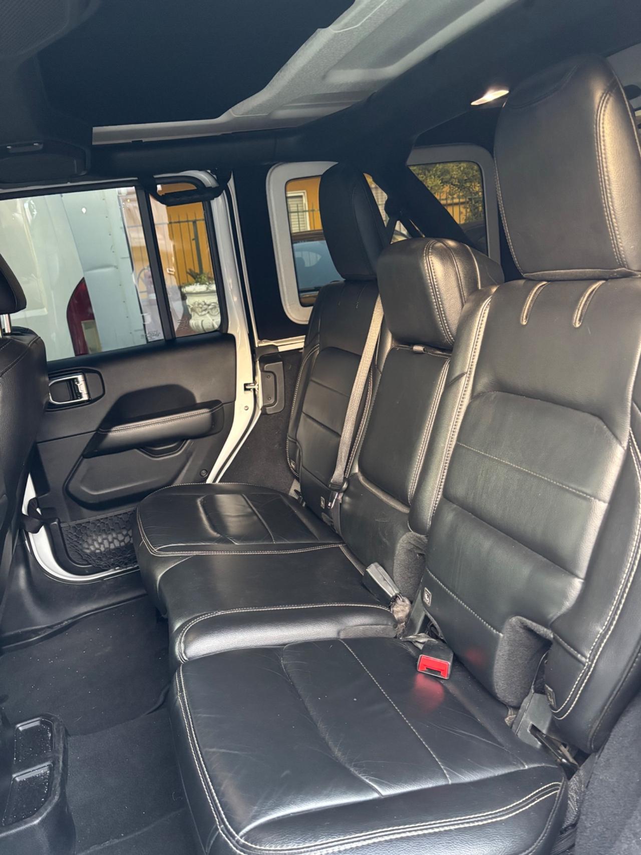 Jeep Wrangler Unlimited 2.2 Mjt II Sahara