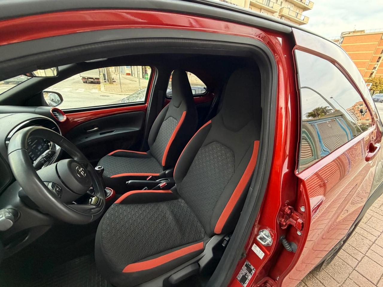 Toyota Aygo X 1.0 VVT-i 72 CV 5 porte Lounge-2022