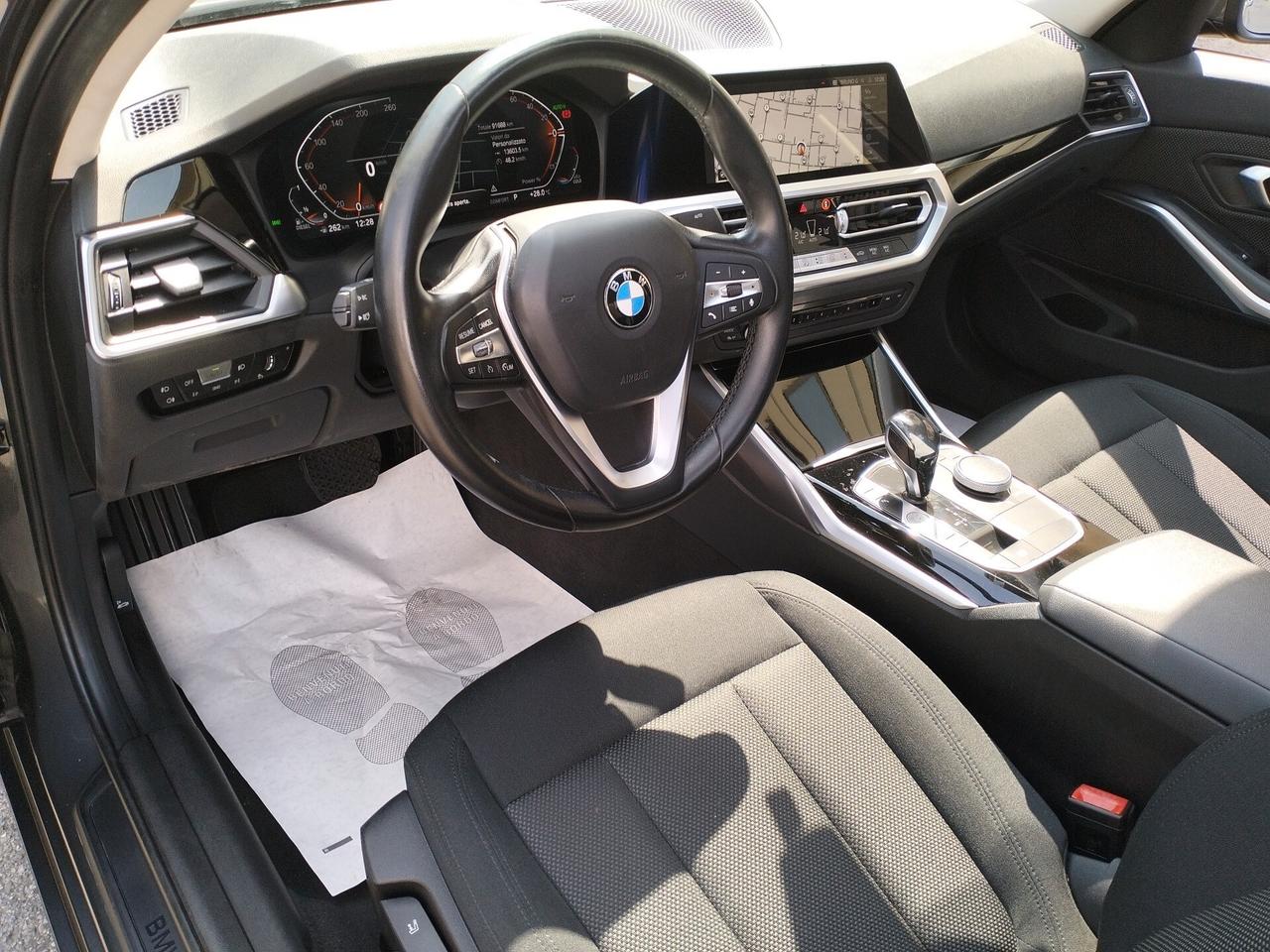 BMW 318 d Serie 3 Berlina mhev 48V Business auto *IVA ESPOSTA*