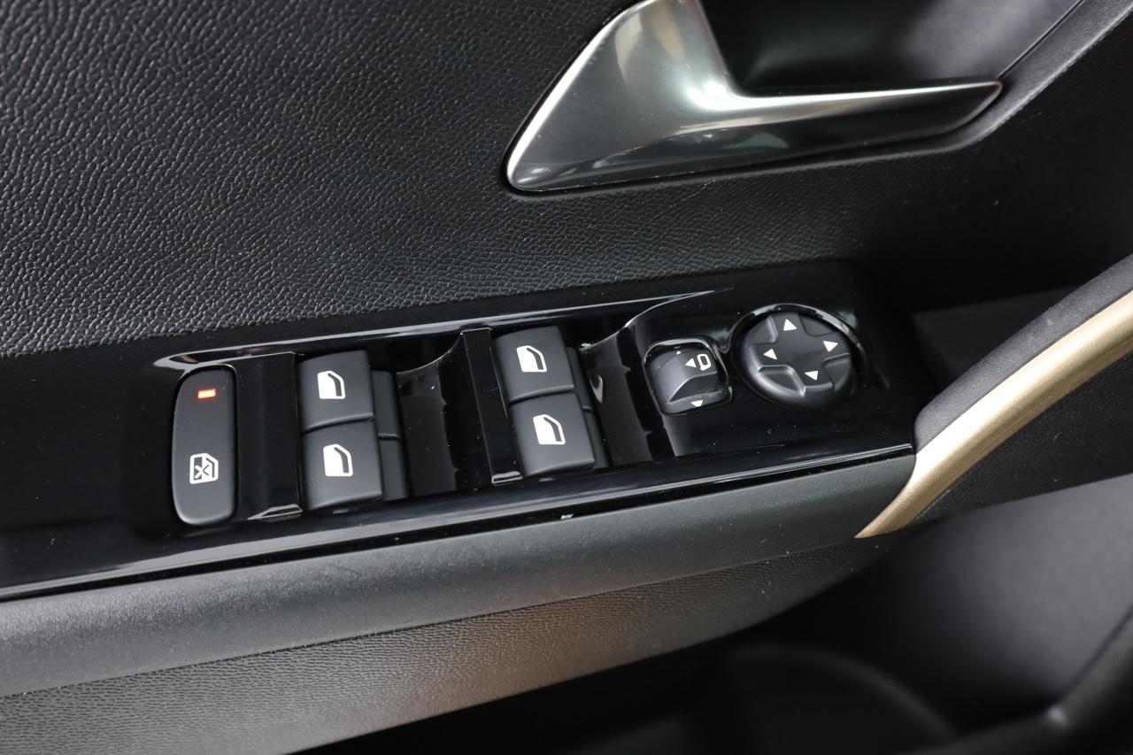 LANCIA Ypsilon 4° serie Ypsilon Hybrid e-DCT LX