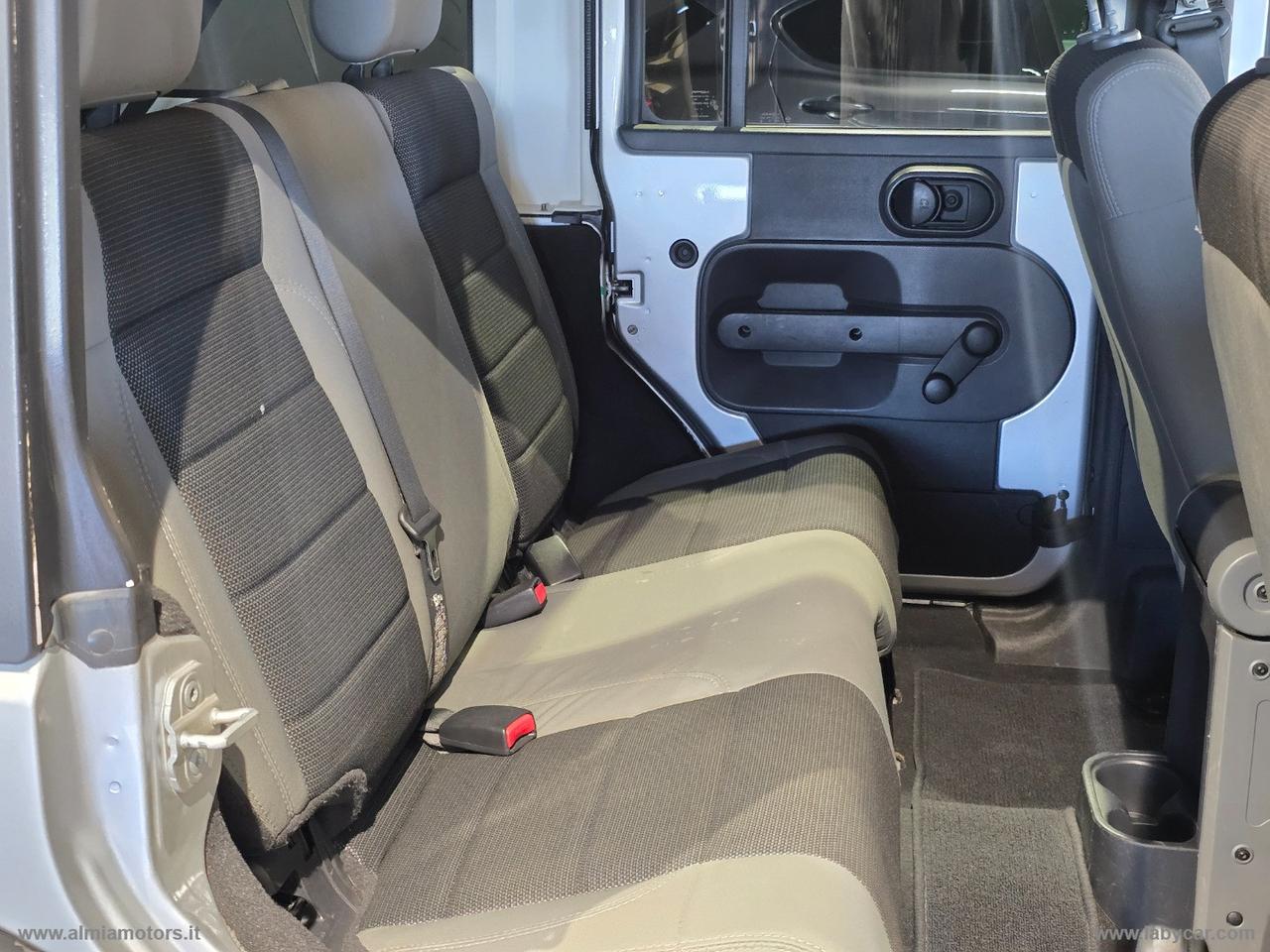 JEEP Wrangler Unlimited 2.8 CRD Sport Auto