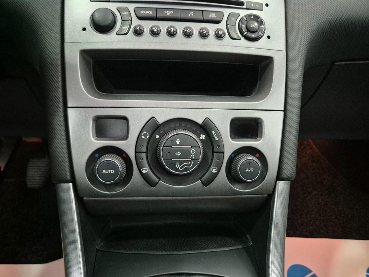 Peugeot 308 1.6 HDi 110CV SW Ciel Féline