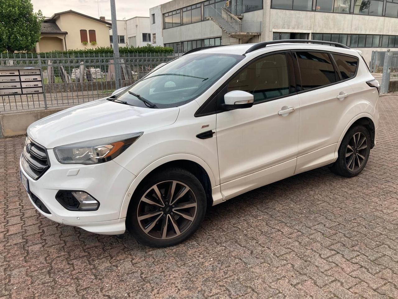 Ford Kuga 1.5 TDCI 120 CV S&S 2WD ST-Line