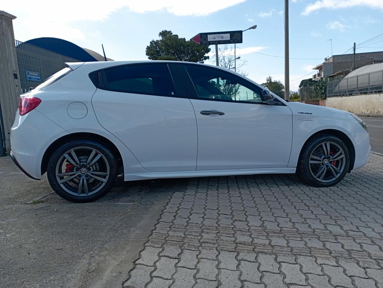 Alfa Romeo Giulietta 1.6 JTDm 120 VELOCE CARBON