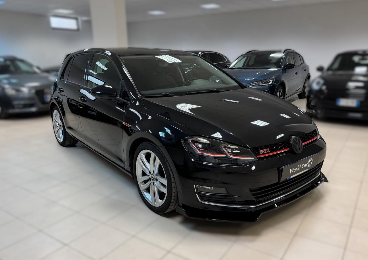 Volkswagen Golf 1.4 TSI 140 CV DSG GTI