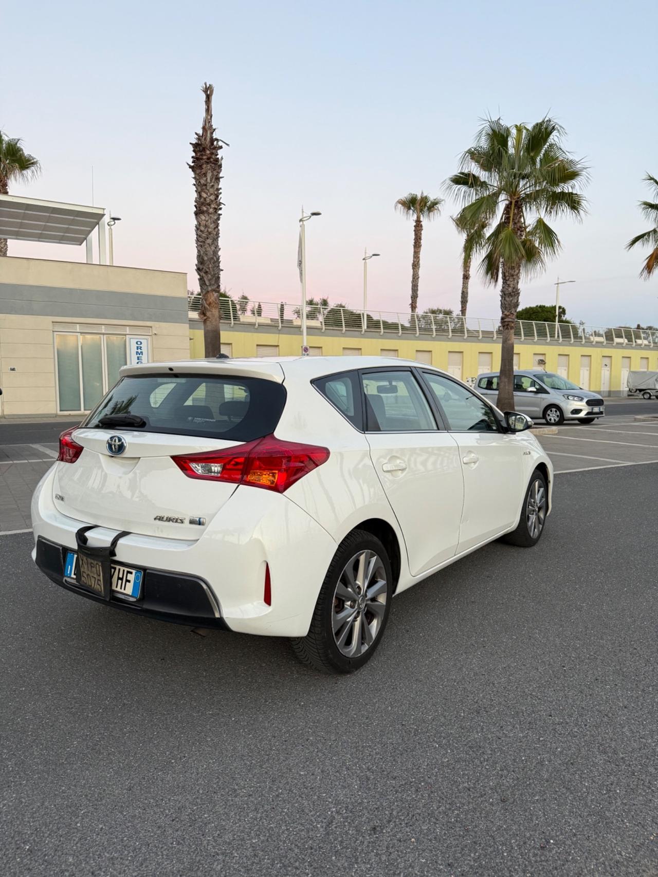 Toyota Auris Touring Sports 2.0 D-4D Lounge