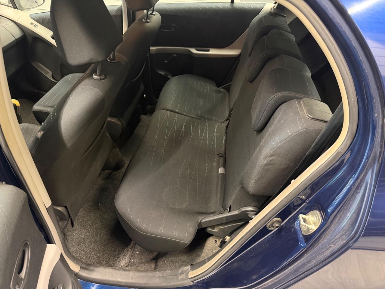 Toyota Yaris 1.3 5 porte Navi 160.000 km Neopatentati