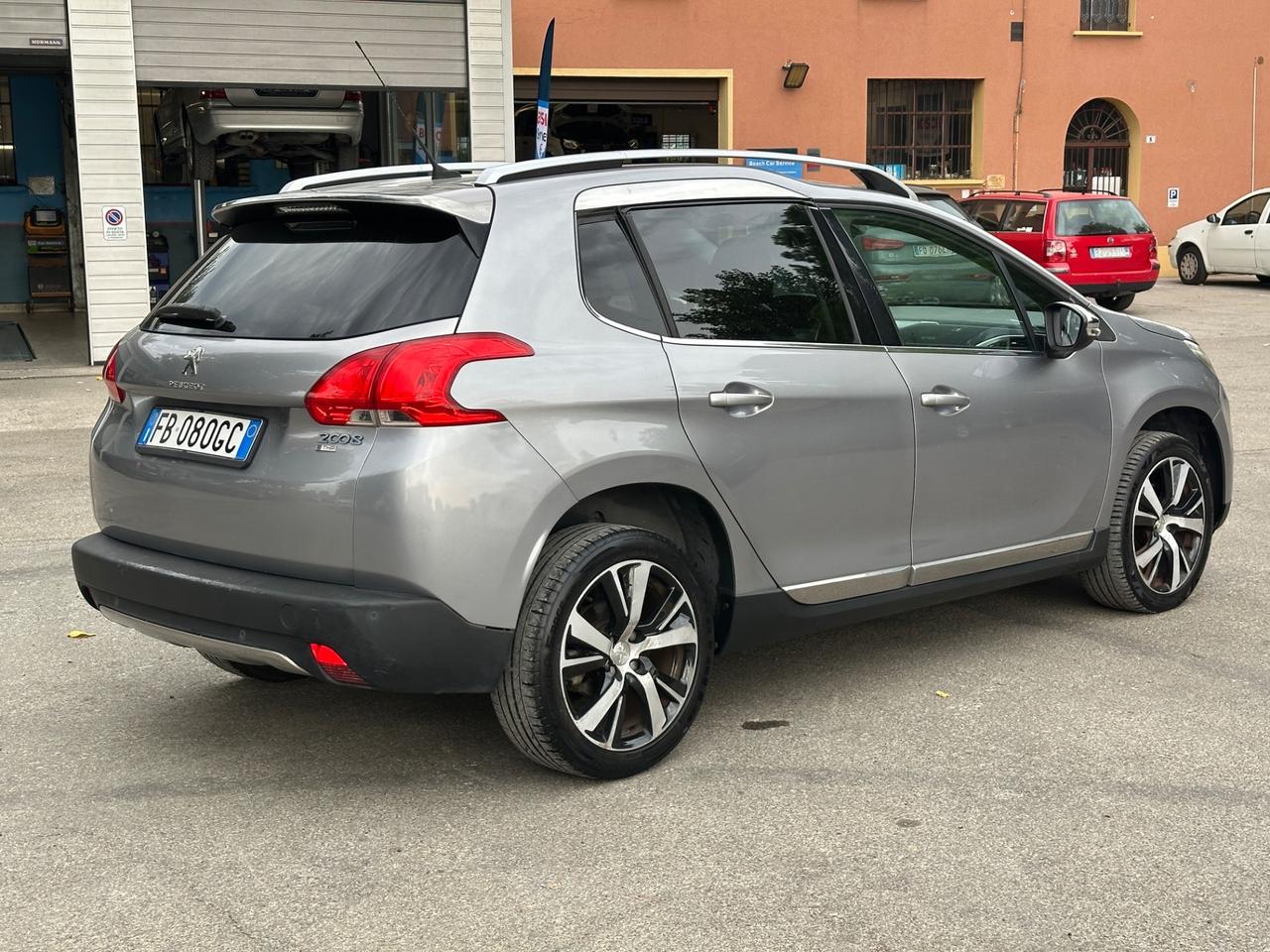 Peugeot 2008 PureTech Turbo 110 S&S Black Matt