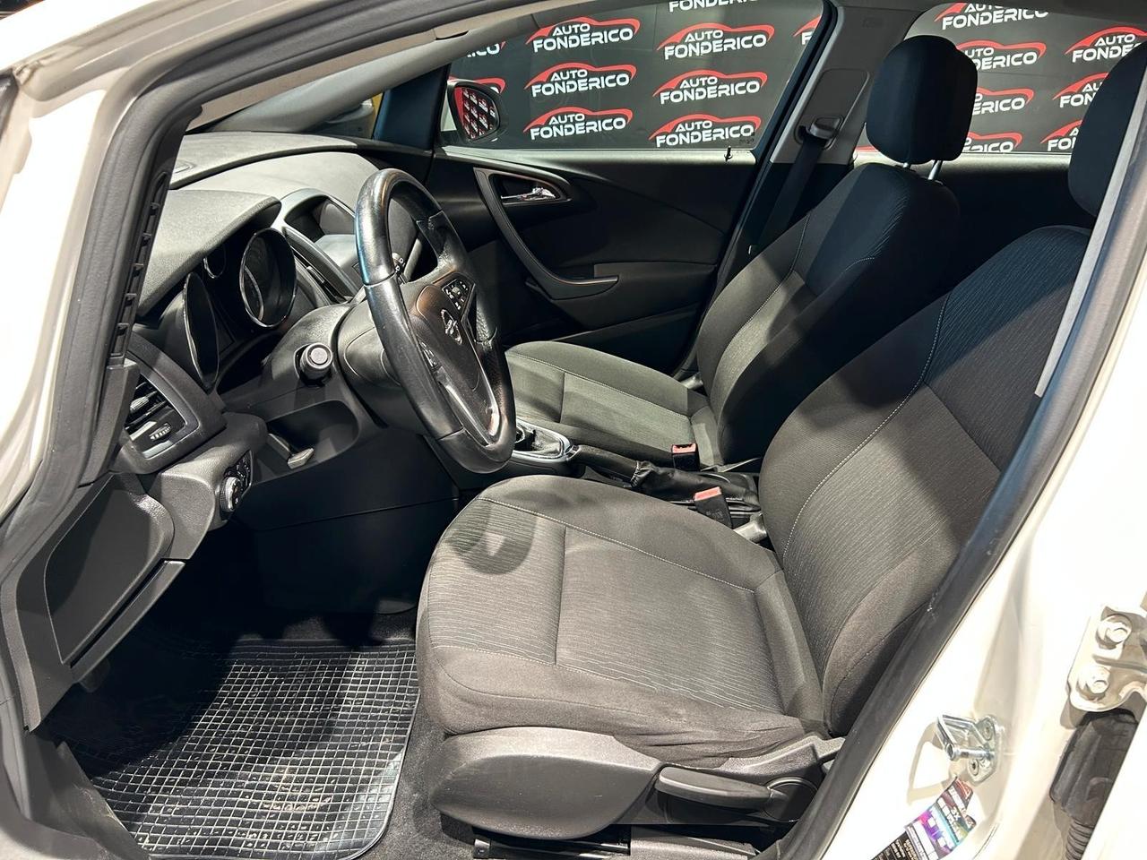 Opel Astra 1.7 CDTI - 2013