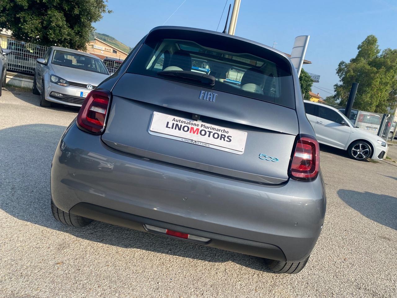 Fiat 500 500e Berlina 42 kWh La Prima