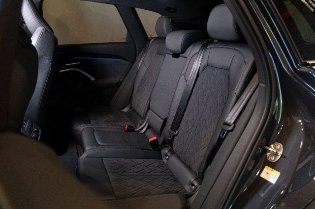 AUDI Q5 TDI 150 kW mHEV+ S tronic quattro S line edition.