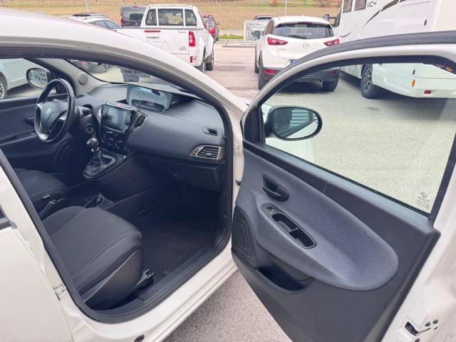 LANCIA Ypsilon 1.0 FireFly 5p Hybrid Ecochic Gold IVA ESPOSTA