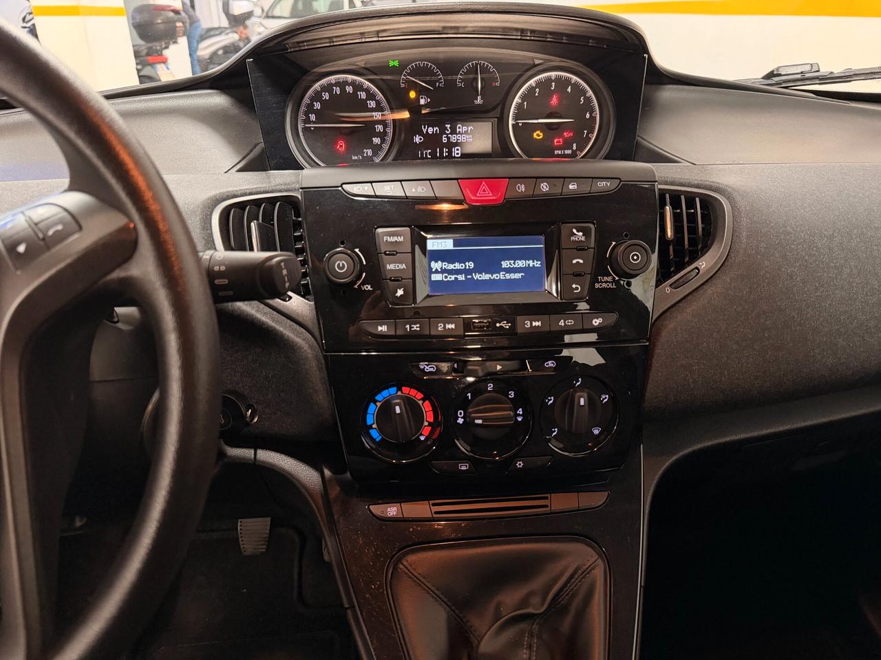 Lancia Ypsilon 1.2 69 CV 5 porte S&S Elefantino Blu