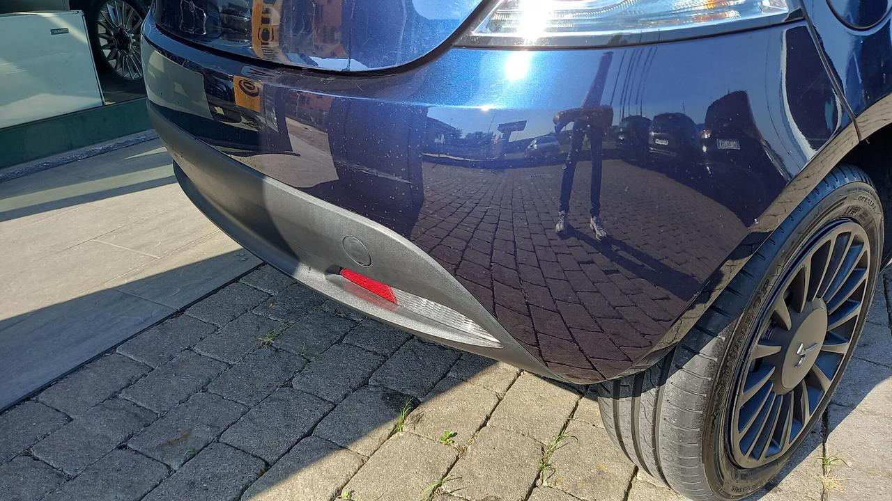 Lancia Ypsilon 1.0 FireFly 5 porte S&S Hybrid Ecochic Silver