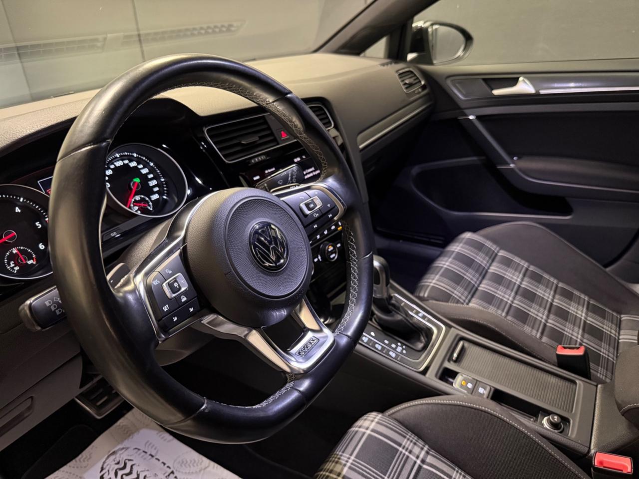 Volkswagen Golf 7.5 GTD 2.0 184cv DSG