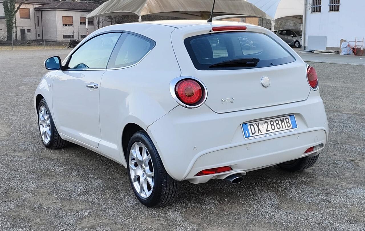 Alfa Romeo MiTo 1.6 JTDm 16V Distinctive Sport Pack