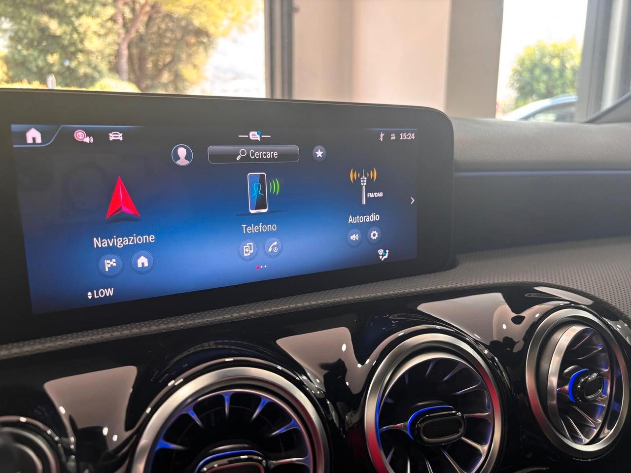 MERCEDES-BENZ A180D PREMIUM AMG TETTO-NAVI-LED