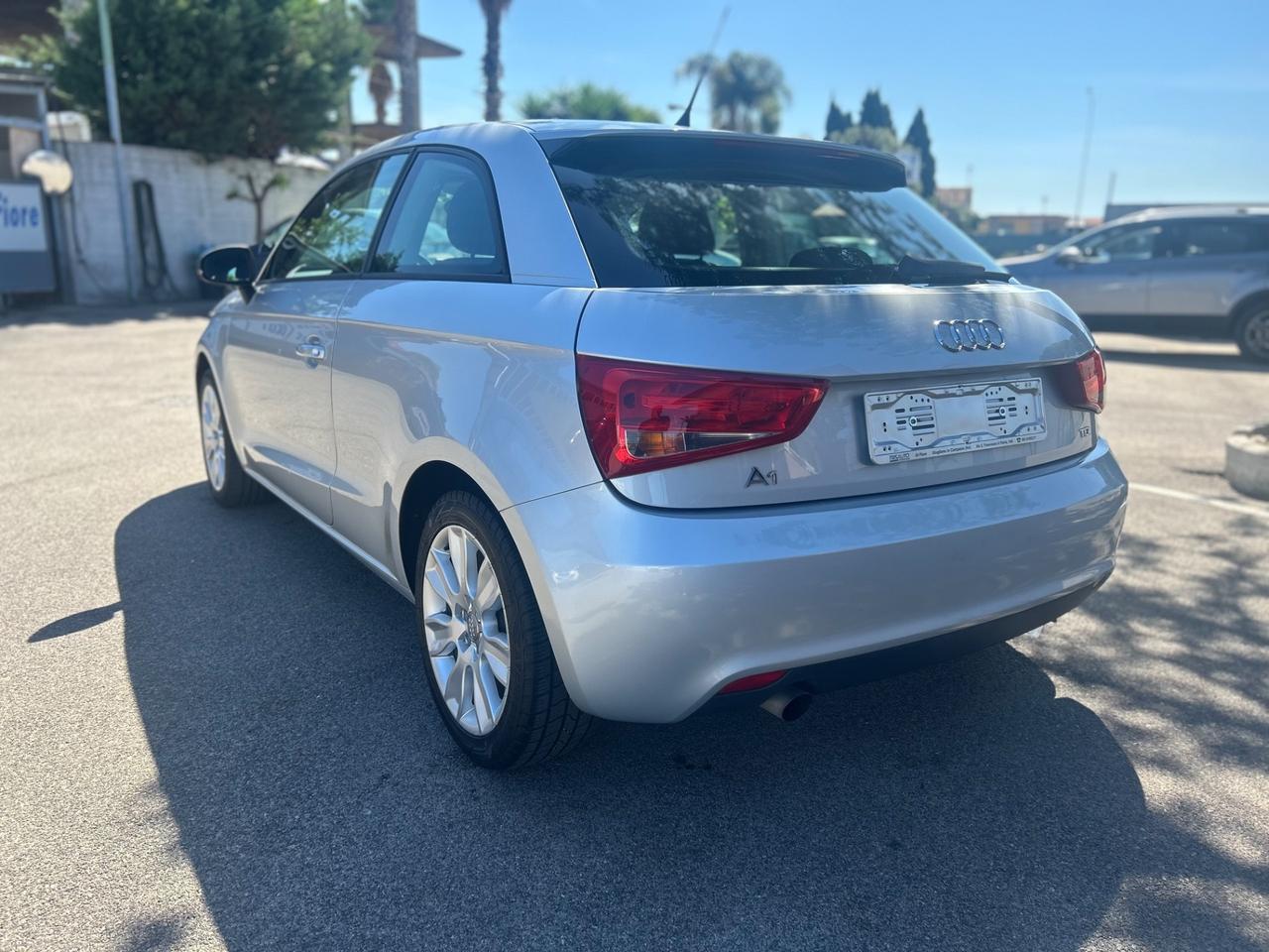 Audi A1 1.6Tdi Ambition PERFETTA