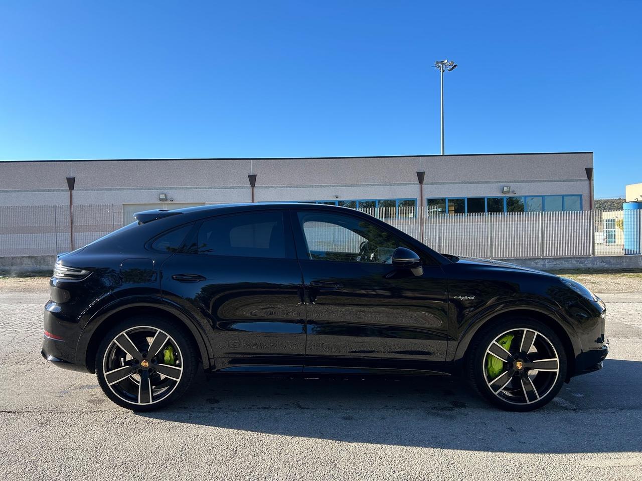 Porsche Cayenne Coupé 3.0 V6 E-Hybrid STRAFULL CERTIFICATA