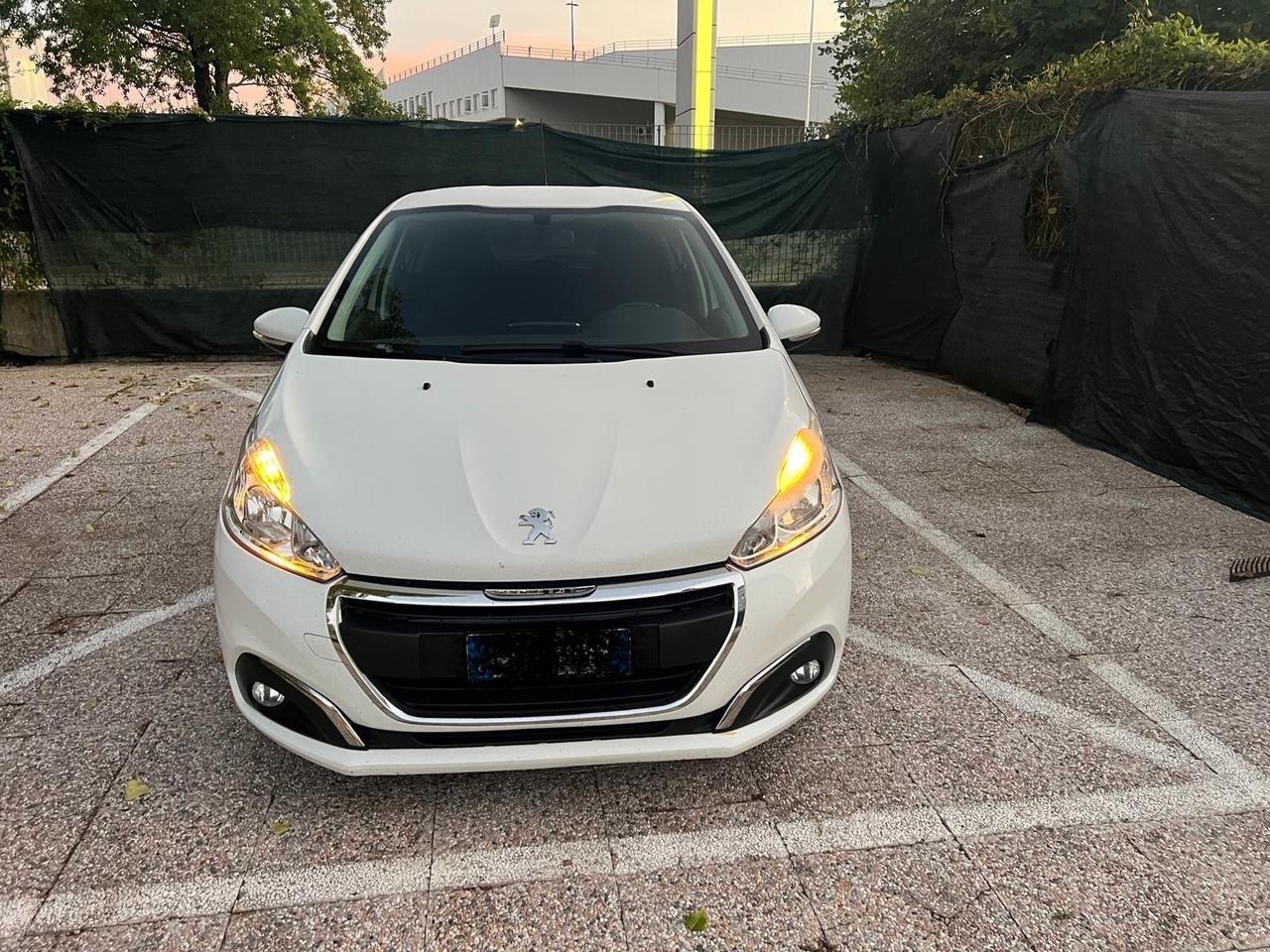 Peugeot 208 1.6 e-HDi 92 CV Stop&Start 5 porte Allure