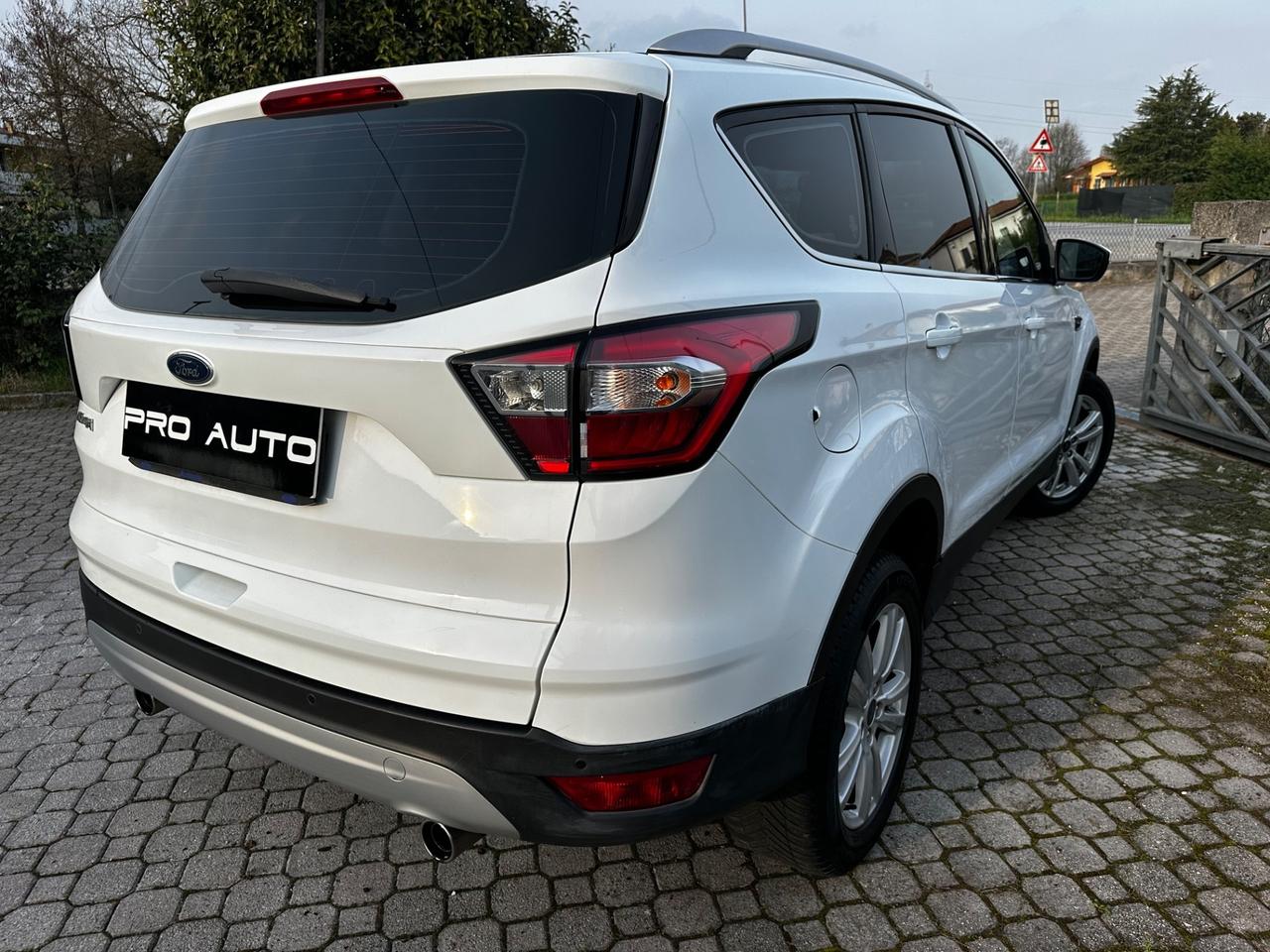 Ford Kuga 1.5 TDCI 120 CV S&S 2WD ST-Line