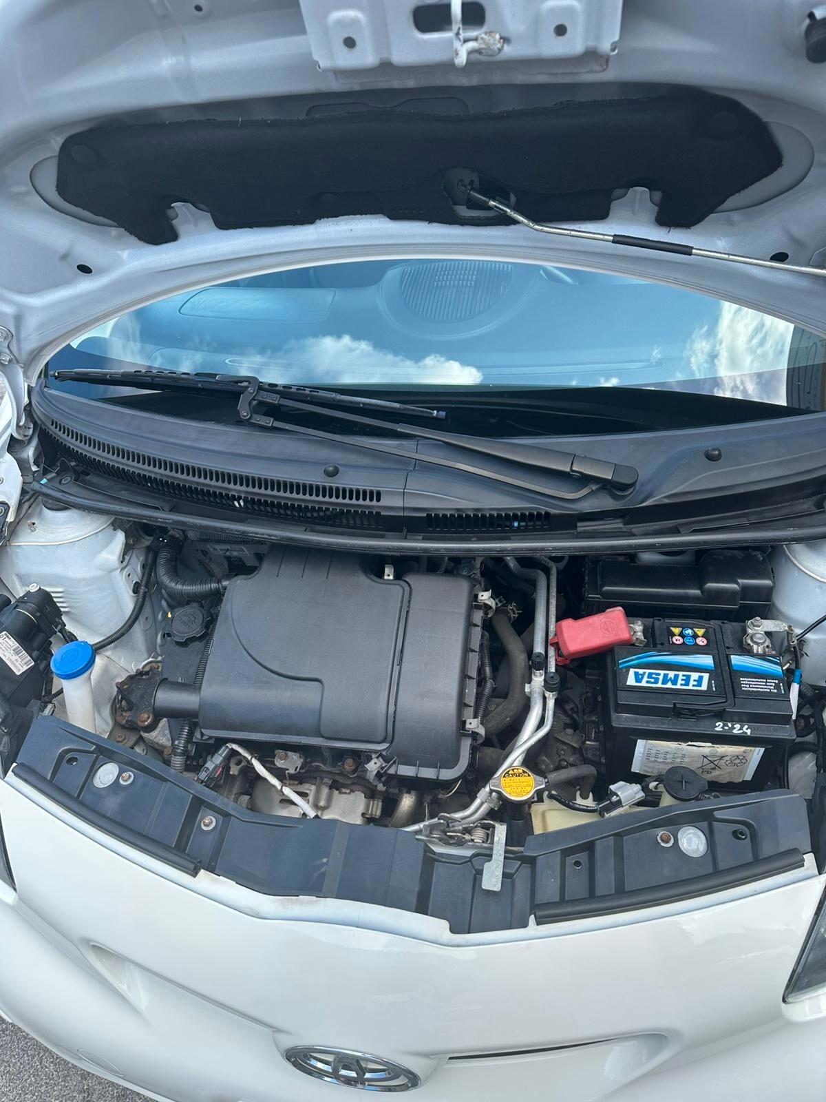 Toyota Aygo 1.0 12V VVT-i 5 porte Deep Ocean Connect