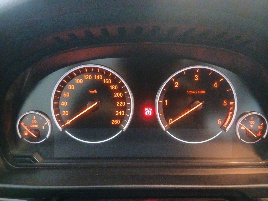 BMW Serie 5 (F10/11) - 520d Touring Luxury