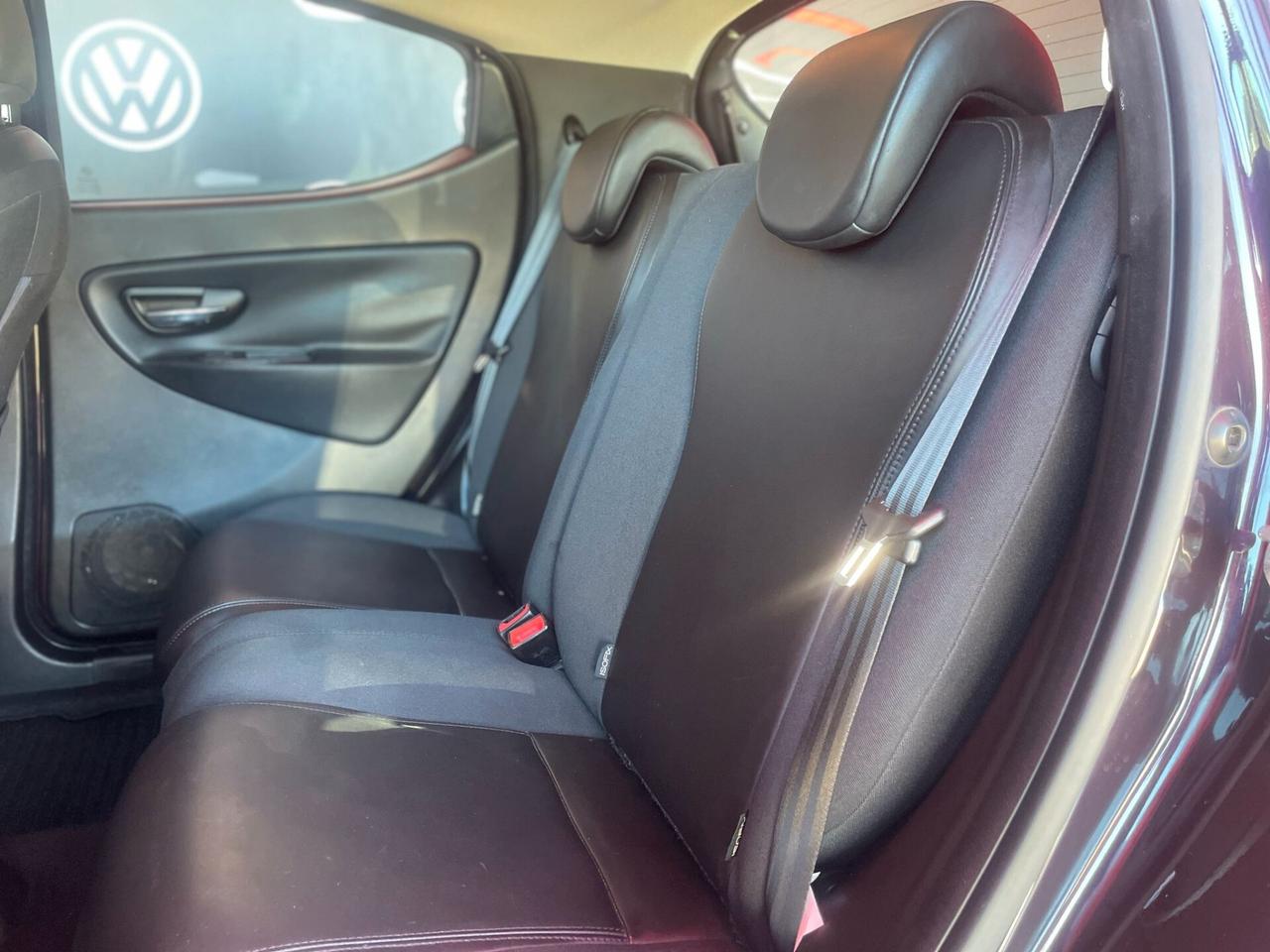 Lancia Ypsilon 1.2 69 CV 5 porte S&S Gold