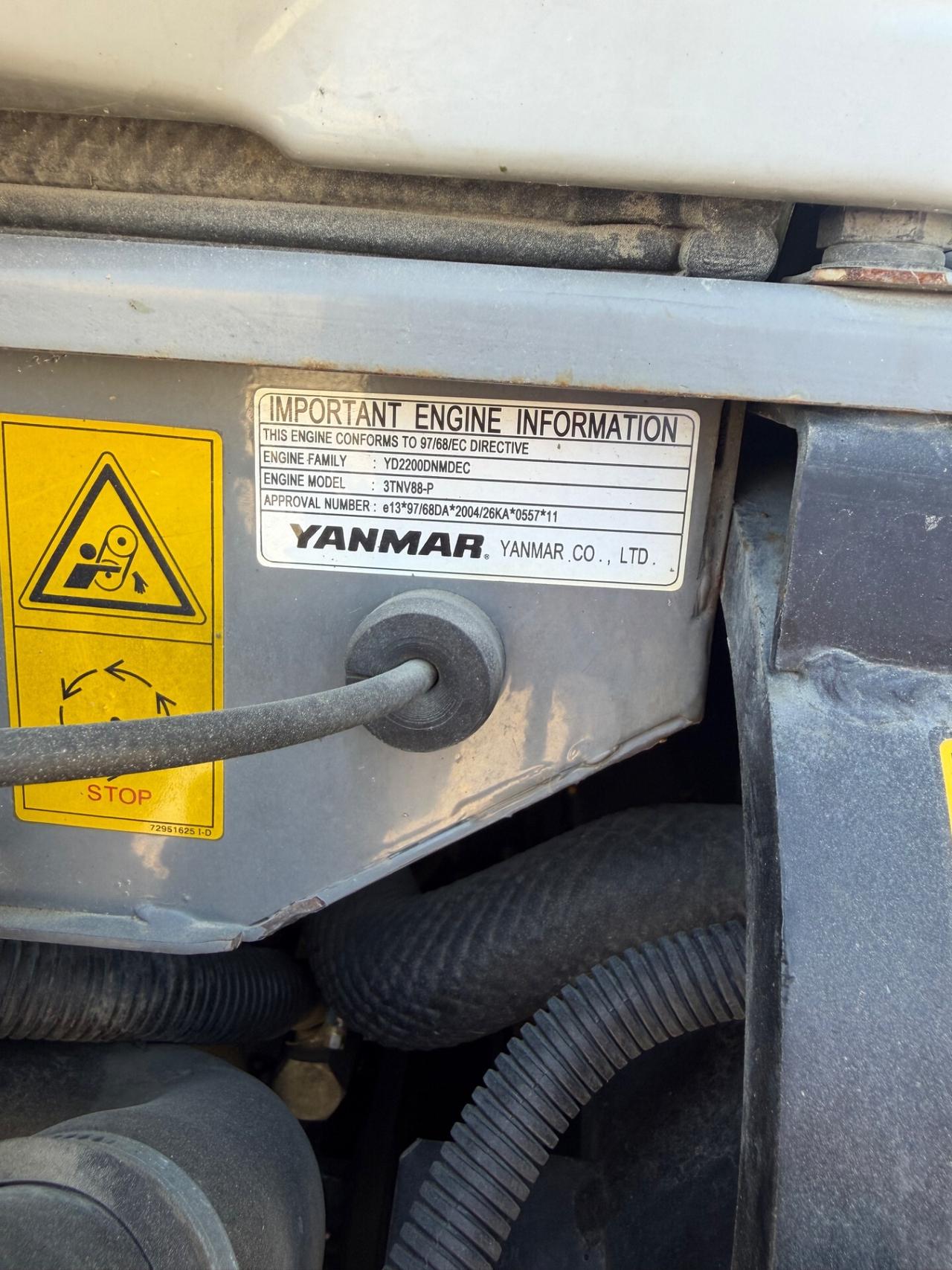 New Holland E 35.2